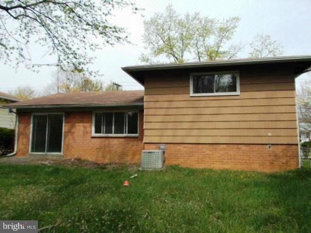 607 Lowander Lane Silver Spring, MD 20901 - Photo 3 of 12 Exterior (Rear)