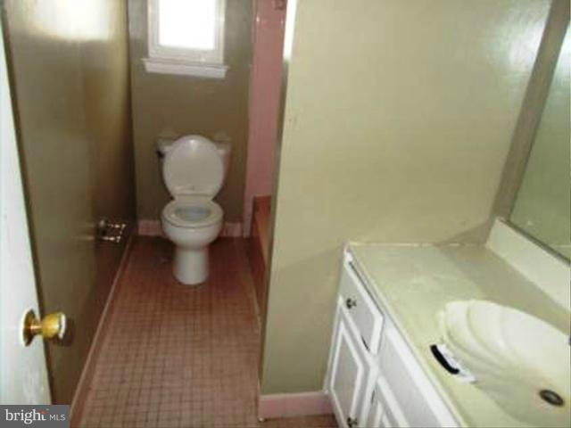 607 Lowander Lane Silver Spring, MD 20901 - Photo 8 of 12 Bath