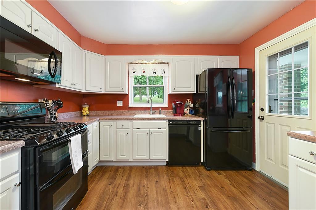 5525 Library Road Bethel Park, PA 15102 - Photo 3 of 25 Gallery Image 3