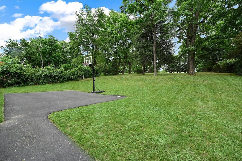 5525 Library Road Bethel Park, PA 15102 - Photo 21 of 25 Gallery Image 21