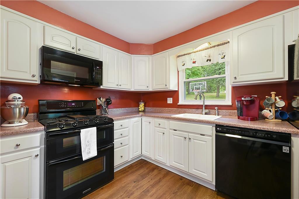 5525 Library Road Bethel Park, PA 15102 - Photo 5 of 25 Gallery Image 5