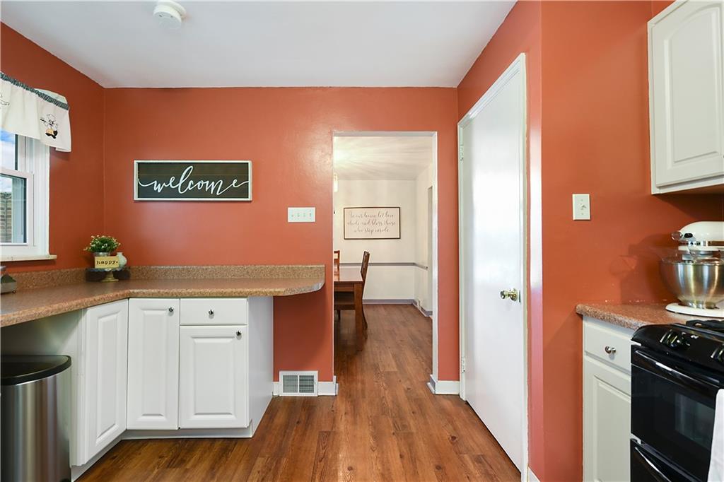 5525 Library Road Bethel Park, PA 15102 - Photo 7 of 25 Gallery Image 7
