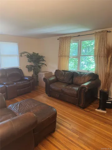 $2,700 | 7 Dickinson Avenue, East Northport, NY 11731