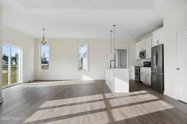 $799,000 | 10 Brookhaven Court, Wilton, NY 12866