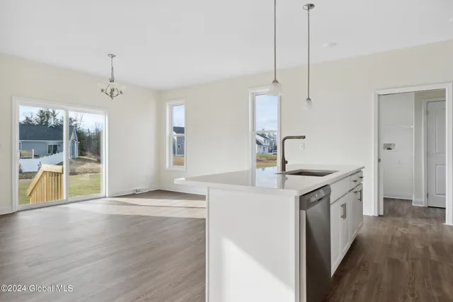 $799,000 | 10 Brookhaven Court, Wilton, NY 12866