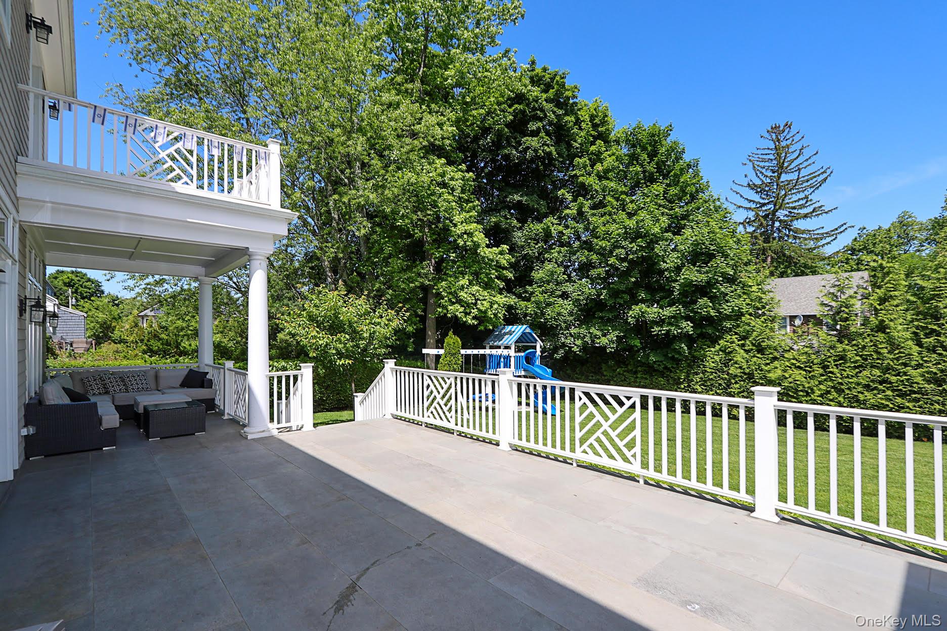 9 Tuddington Road Great Neck, NY 11023 - Photo 12 of 34