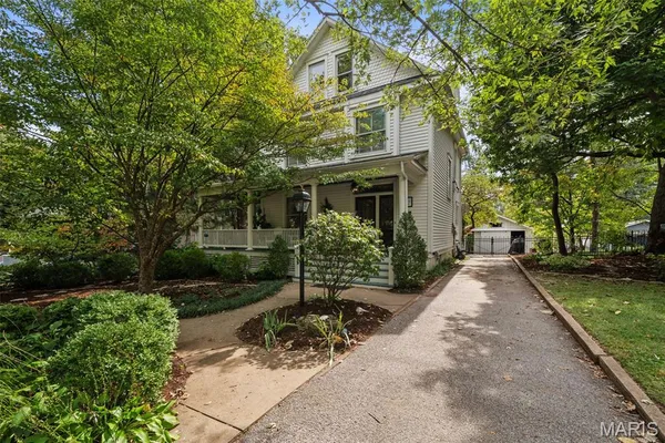 $1,050,000 | 736 Fairview Avenue, St. Louis, MO 63119