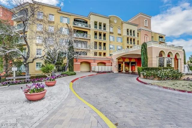 $2,600 | 30 Strada Di Villaggio, Unit 147, Henderson, NV 89011