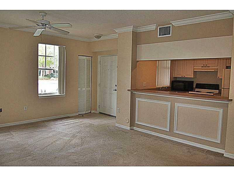 6678 West Sample Road, Unit B22 Coral Springs, FL 33067 - Photo 5 of 22 Living Room