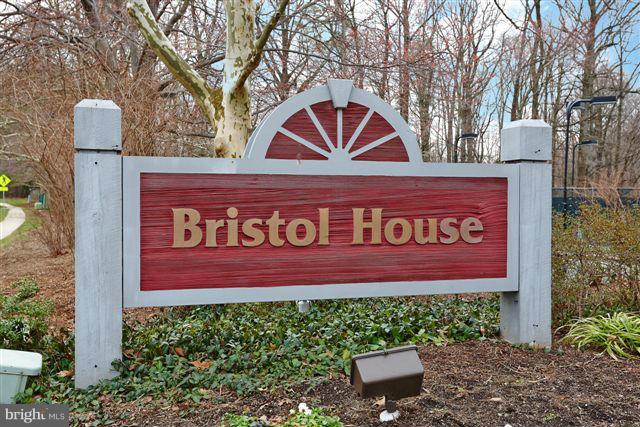 2220 Springwood Drive, Unit J Reston, VA 20191 - Photo 2 of 28 Community