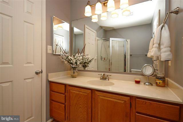 2220 Springwood Drive, Unit J Reston, VA 20191 - Photo 20 of 28 Bath