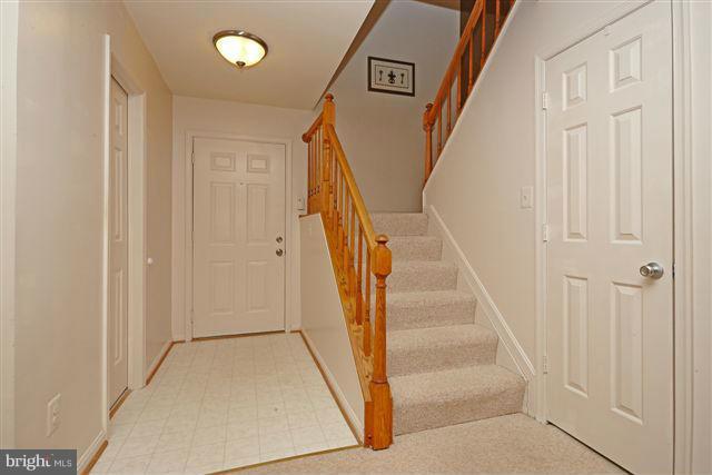 2220 Springwood Drive, Unit J Reston, VA 20191 - Photo 5 of 28 Interior (General)