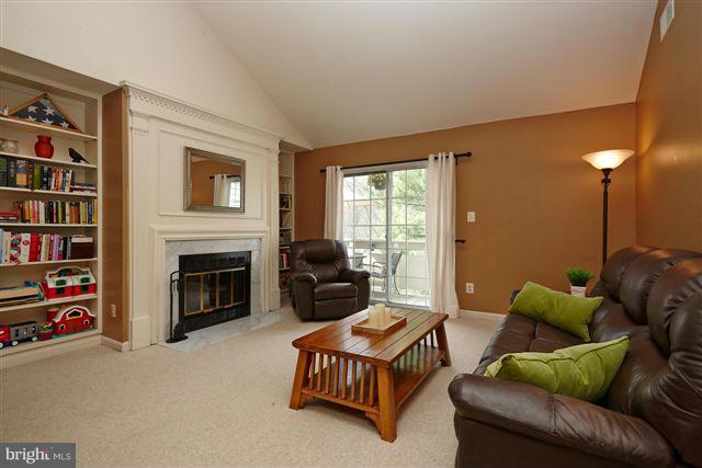 2220 Springwood Drive, Unit J Reston, VA 20191 - Photo 10 of 28 Living Room