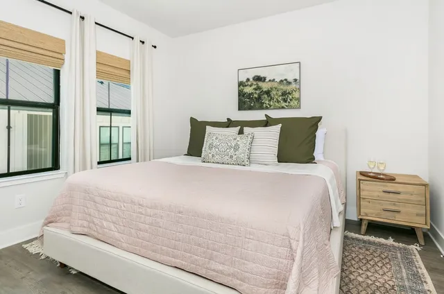 $330,000 | 930 South Eagle Street, Unit 102, Fredericksburg, TX 78624