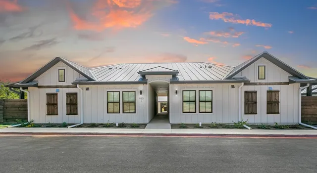 $330,000 | 930 South Eagle Street, Unit 102, Fredericksburg, TX 78624