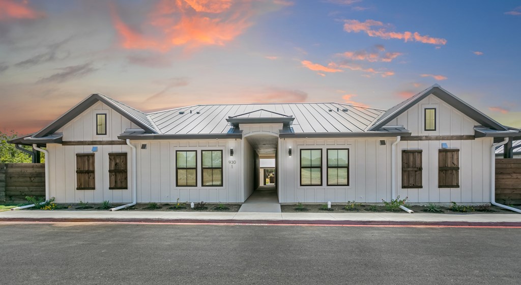 930 South Eagle Street, Unit 102 Fredericksburg, TX 78624 - Photo 3 of 23