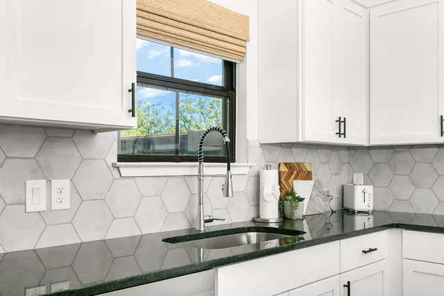 $330,000 | 930 South Eagle Street, Unit 102, Fredericksburg, TX 78624