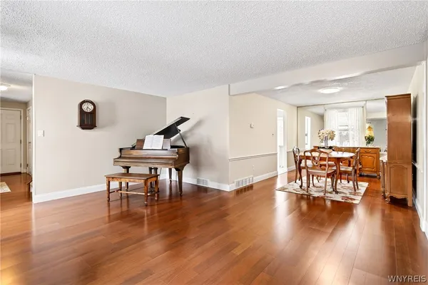 $364,900 | 5007 Overlook, Hamburg, NY 14075
