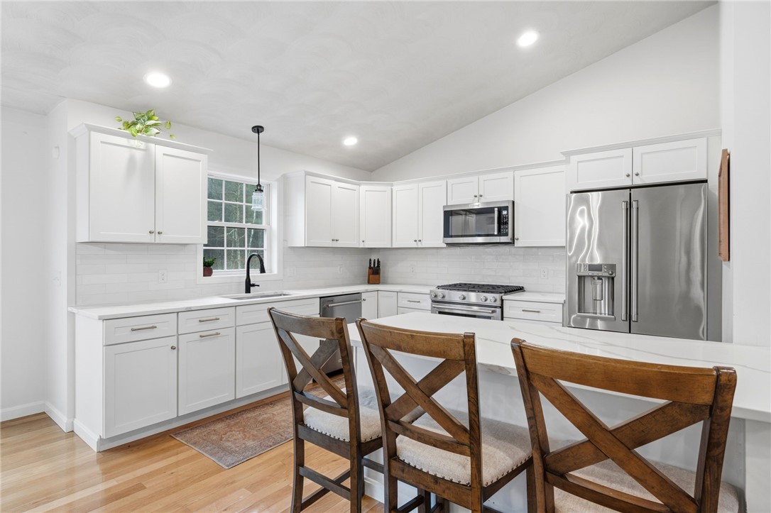 380 Ledge Road Coventry, RI 02816 - Photo 19 of 50