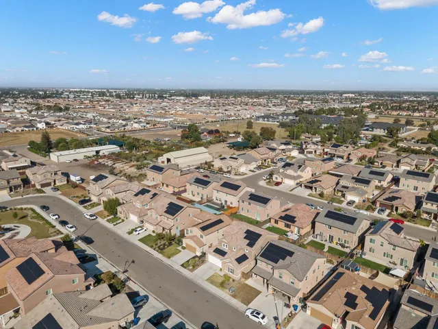 $689,000 | 6660 East Yale Avenue, Fresno, CA 93727