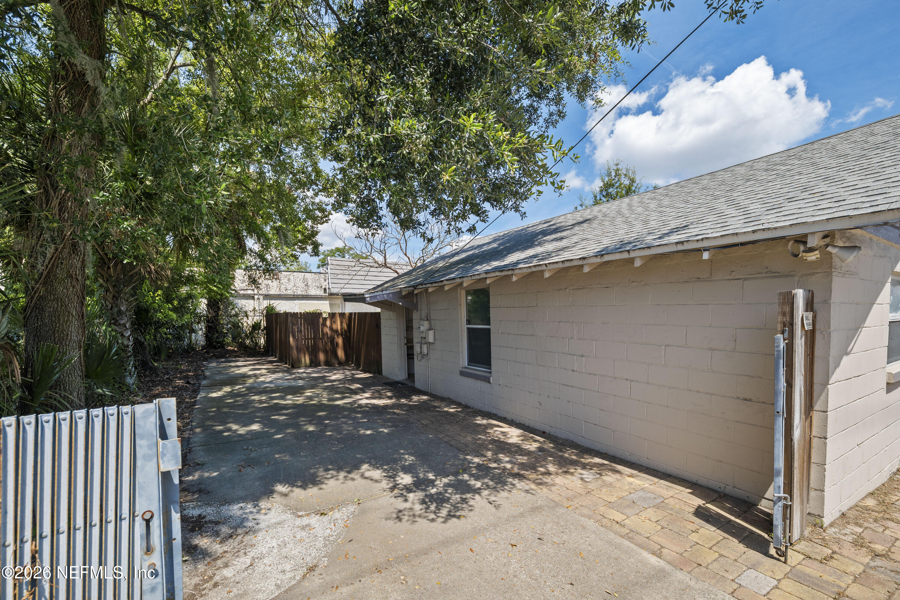 3754 St Augustine Road Jacksonville, FL 32207 - Photo 22 of 26 21 Driveway