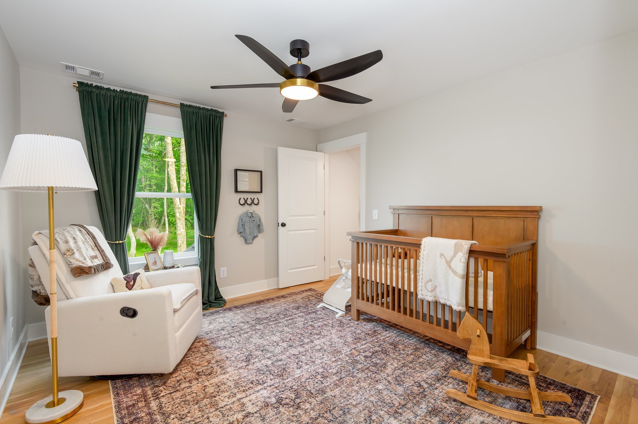 4345 South Garrett Road Springfield, TN 37172 - Photo 22 of 30 a living room with furniture and a large window