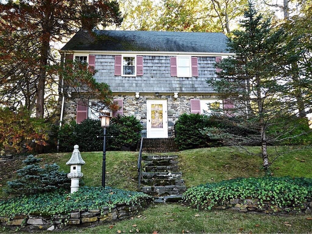 9 Wood Road Cape Elizabeth, ME 04107 - Photo 2 of 30 Photo