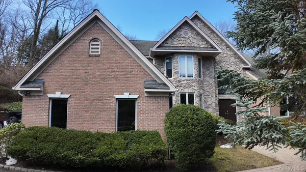 $2,595,000 | 1550 Laurel Hollow Road, Syosset, NY 11791