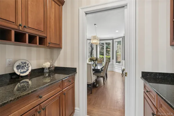 $2,595,000 | 1550 Laurel Hollow Road, Syosset, NY 11791