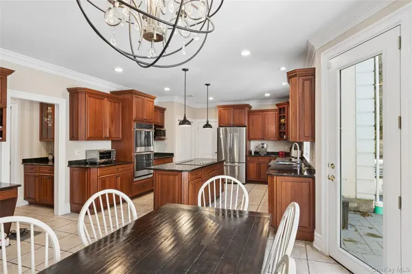 $2,595,000 | 1550 Laurel Hollow Road, Syosset, NY 11791