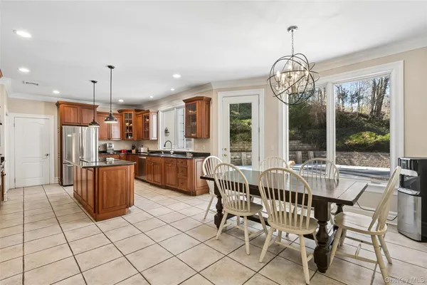 $2,595,000 | 1550 Laurel Hollow Road, Syosset, NY 11791