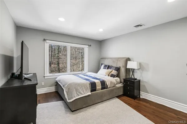 $2,595,000 | 1550 Laurel Hollow Road, Syosset, NY 11791