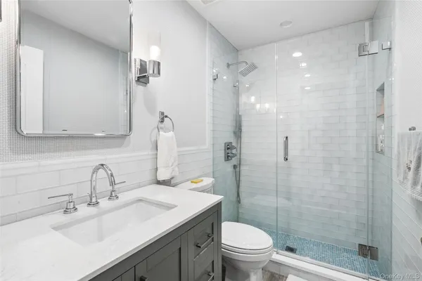 $2,595,000 | 1550 Laurel Hollow Road, Syosset, NY 11791