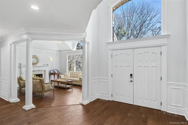 $2,595,000 | 1550 Laurel Hollow Road, Syosset, NY 11791