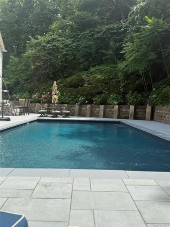 $2,595,000 | 1550 Laurel Hollow Road, Syosset, NY 11791