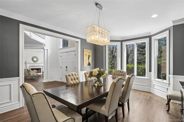 $2,595,000 | 1550 Laurel Hollow Road, Syosset, NY 11791