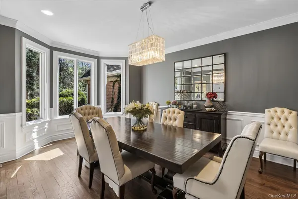 $2,595,000 | 1550 Laurel Hollow Road, Syosset, NY 11791