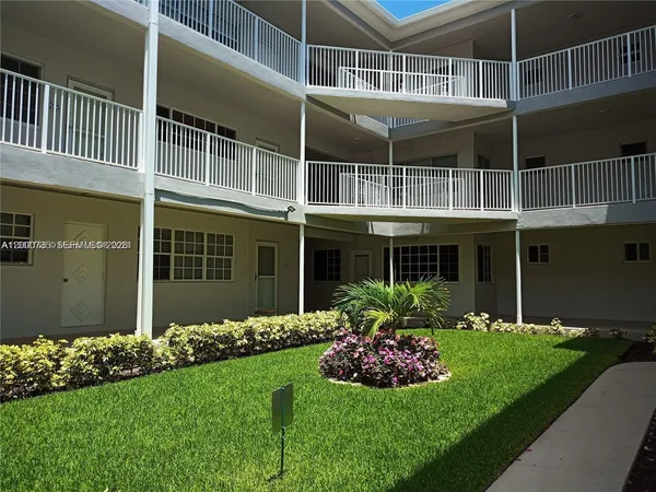 $2,235 | 462 Golden Isles Drive, Unit 205, Hallandale Beach, FL 33009