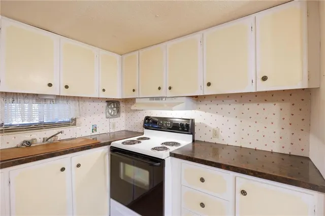 $99,000 | 1421 215th Street, Fort Scott, KS 66701