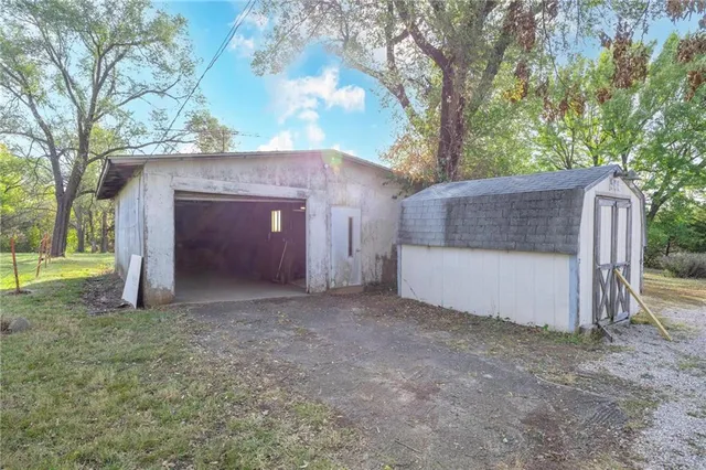 $99,000 | 1421 215th Street, Fort Scott, KS 66701