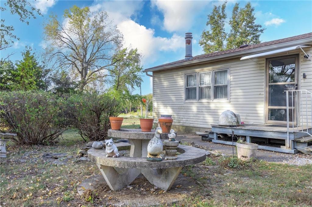 1421 215th Street Fort Scott, KS 66701 - Photo 4 of 35