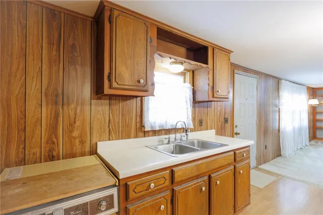 $99,000 | 1421 215th Street, Fort Scott, KS 66701