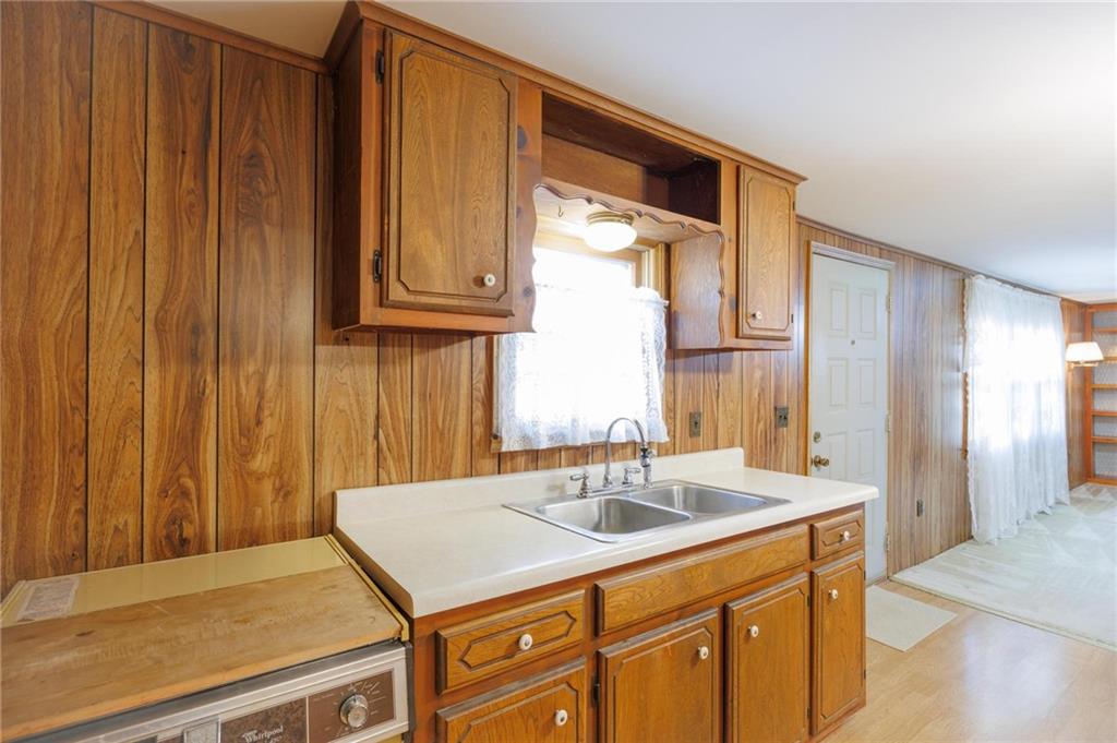 1421 215th Street Fort Scott, KS 66701 - Photo 10 of 35