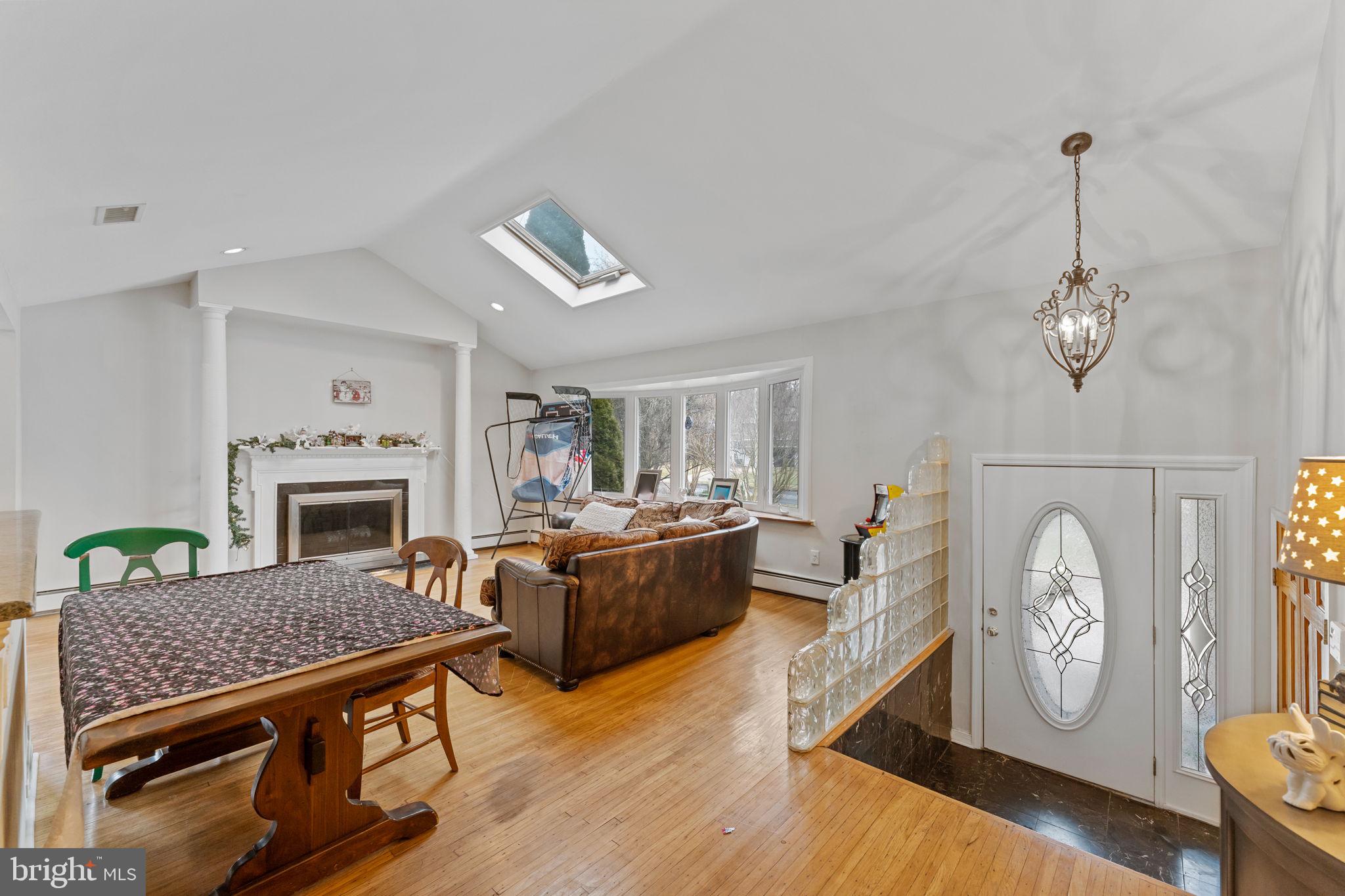 405 Longfield Road Glenside, PA 19038 - Photo 4 of 30 Gallery Image 4