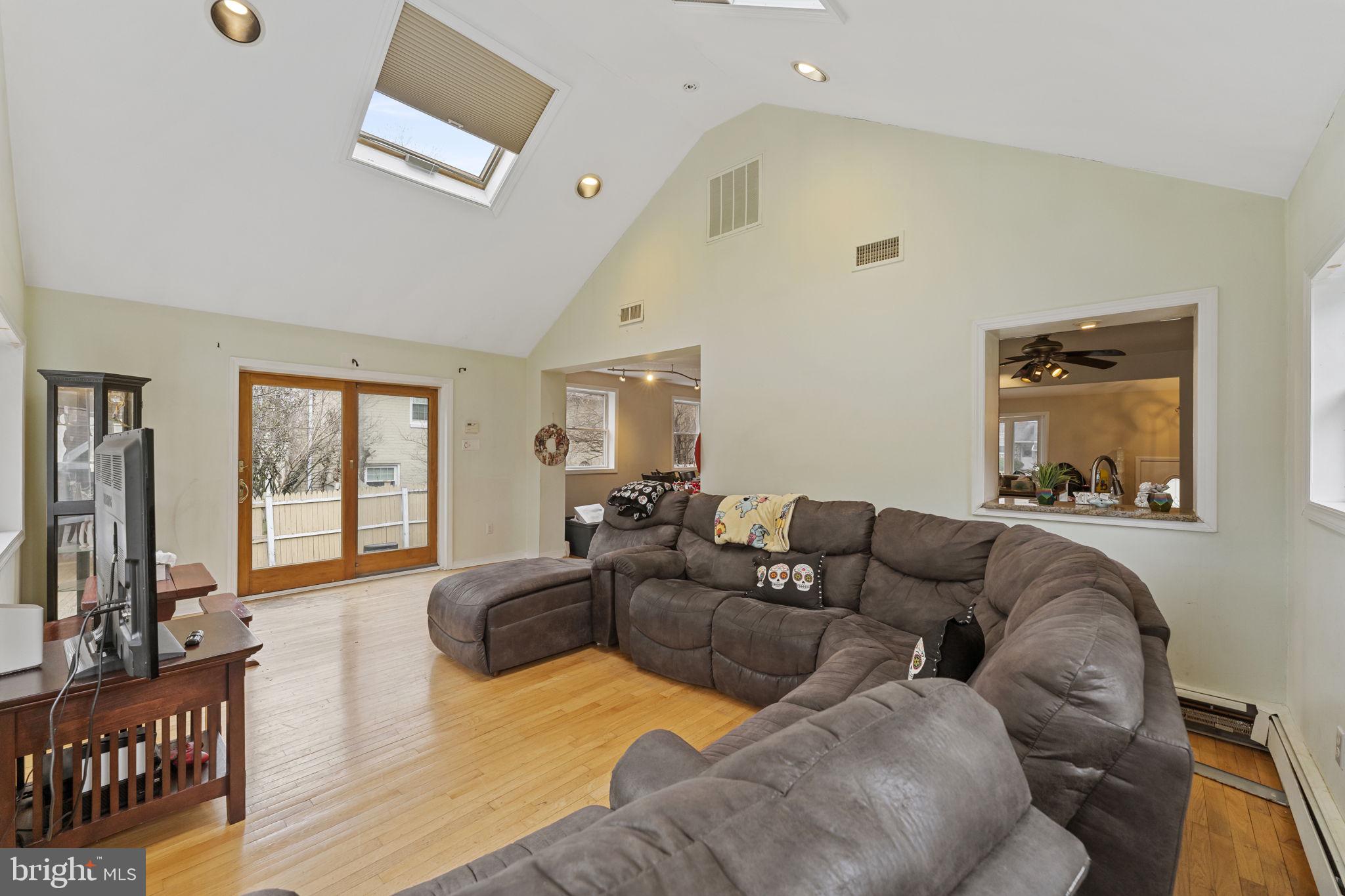405 Longfield Road Glenside, PA 19038 - Photo 9 of 30 Gallery Image 9