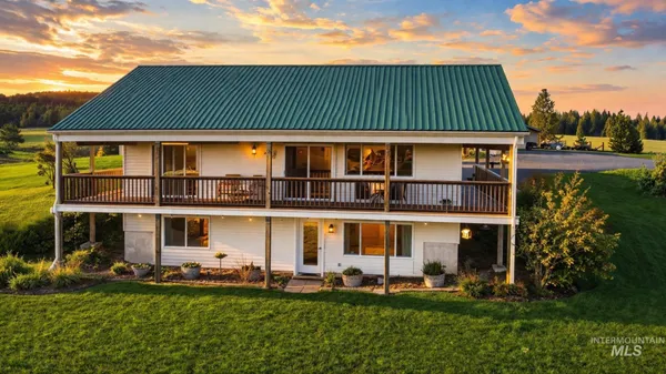 $949,000 | 5404 Freeman Creek Road, Lenore, ID 83541