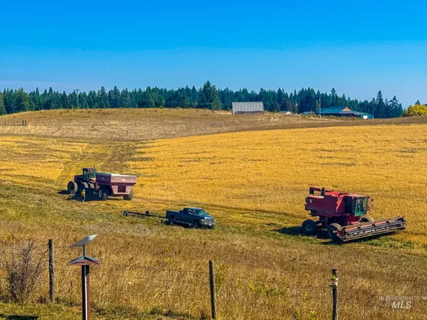 $949,000 | 5404 Freeman Creek Road, Lenore, ID 83541