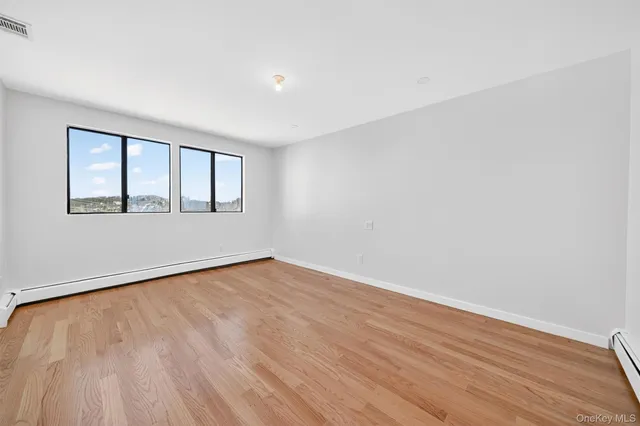 $549,999 | 430 Country Club Lane, Pomona, NY 10970