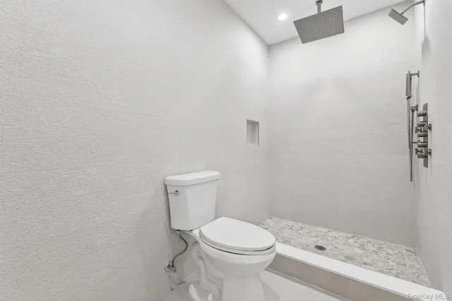 $549,999 | 430 Country Club Lane, Pomona, NY 10970