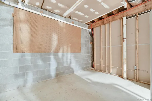 $549,999 | 430 Country Club Lane, Pomona, NY 10970